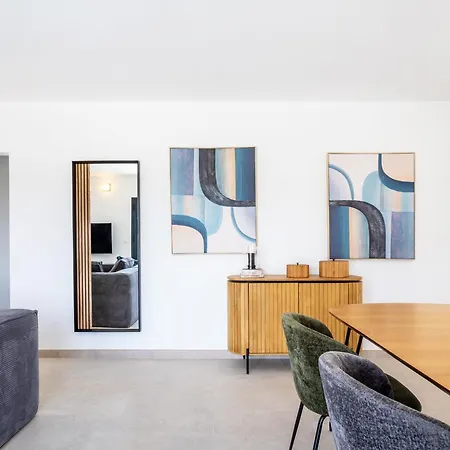 Cubo's Casa Pineda Malaga
