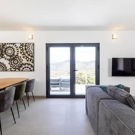Cubo's Casa Pineda Tatil Evi