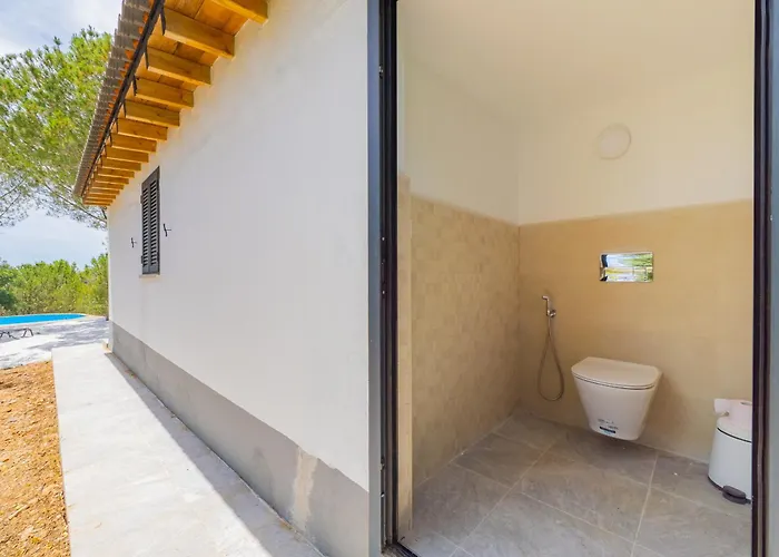 Cubo's Casa Pineda マラガ